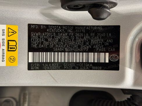 Used 2017 Lexus ES 350 w/ Luxury Package image 30