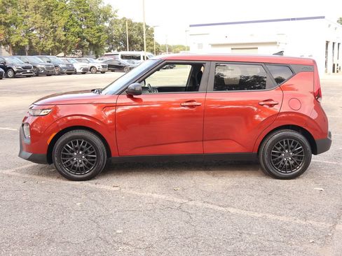 Certified 2021 Kia Soul LX FWD image 5