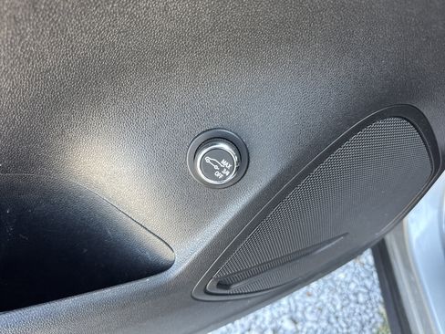 Used 2023 Buick Envision Preferred image 32