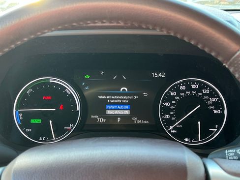 Used 2021 Toyota Sienna Platinum image 32