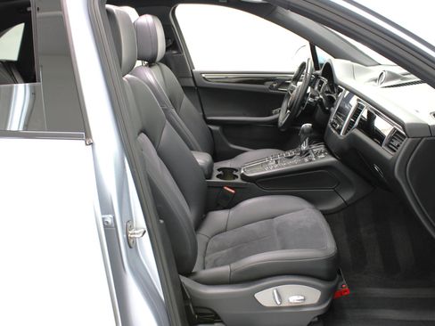 Used 2017 Porsche Macan S image 47