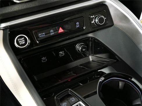 New 2026 Audi Q5 Premium AWD/4WD image 17