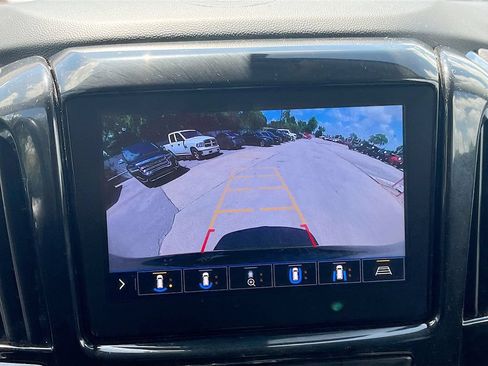 Used 2021 Chevrolet Traverse LT w/ LT Premium Package FWD image 14