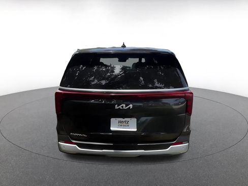 Used 2026 Kia Carnival FWD image 12
