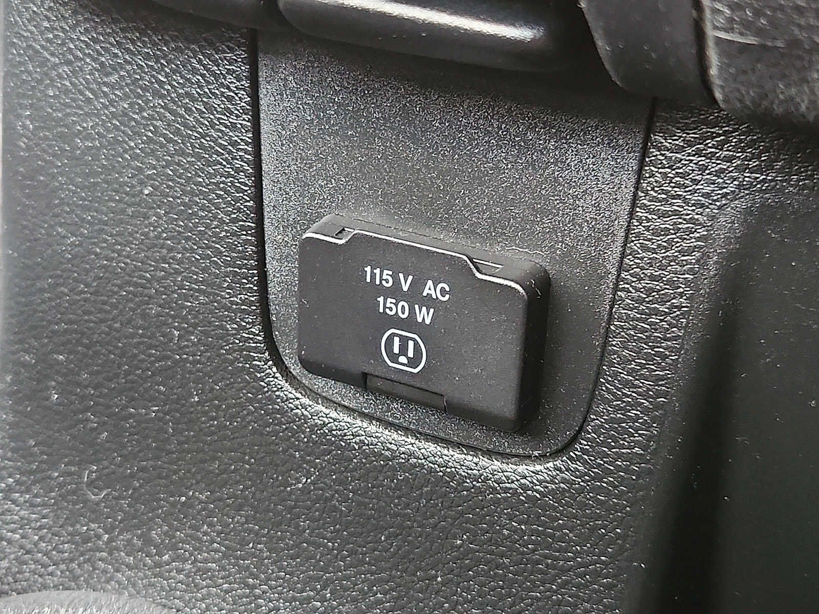 Used 2016 Jeep Wrangler Unlimited Sahara w/ Dual Top Group AWD/4WD image 25