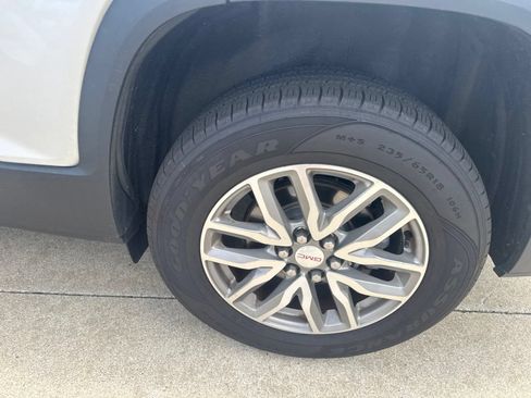 Used 2018 GMC Acadia SLE FWD image 11