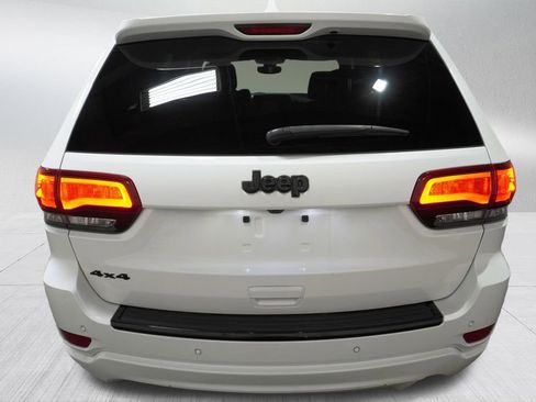 Used 2018 Jeep Grand Cherokee Altitude image 5