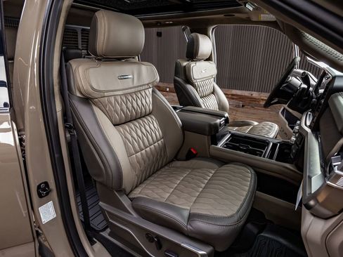 Used 2026 Ford F450 Platinum w/ Platinum Plus Package image 29