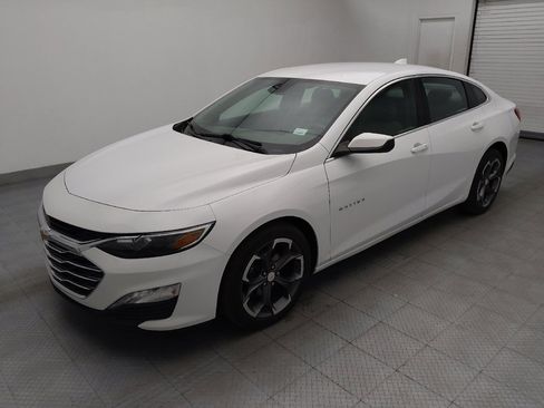 Used 2023 Chevrolet Malibu LT image 2