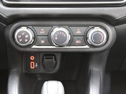 Used 2021 Nissan Versa S w/ Trunk Package image 21