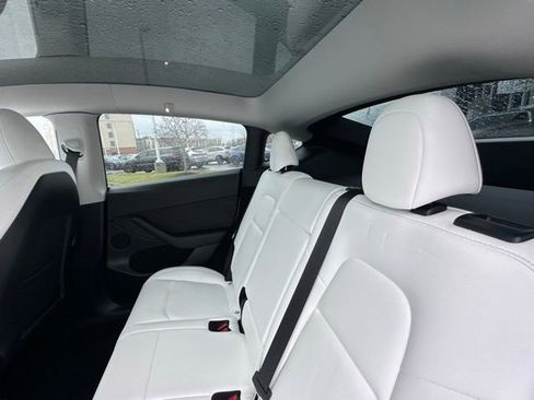 Used 2023 Tesla Model Y Long Range image 18