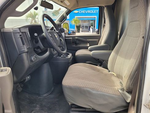 Used 2019 Chevrolet Express 3500 Work Van w/ Power Convenience Package image 10