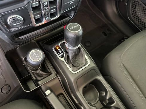 Used 2020 Jeep Gladiator Sport AWD/4WD image 26