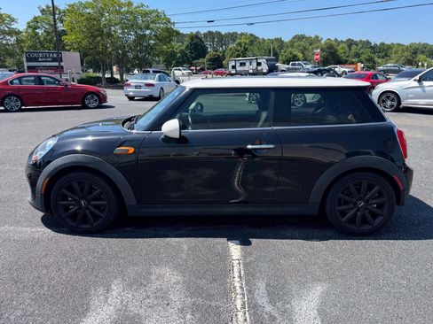 Used 2018 MINI Cooper 2-Door Hardtop FWD image 3