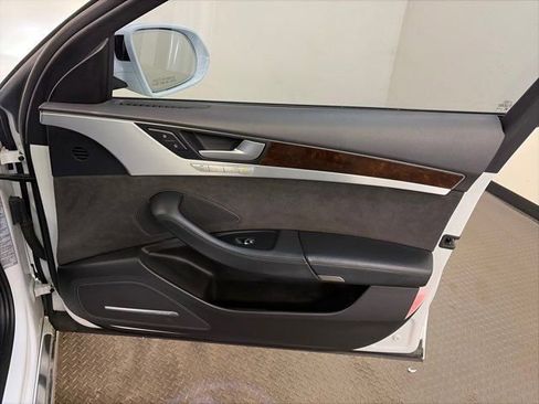 Used 2015 Audi A8 4.0T w/ Luxury Package image 34