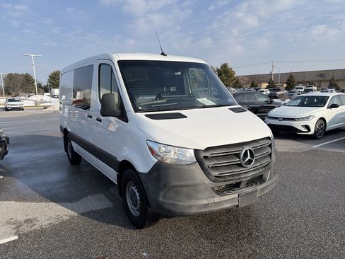 Used 2021 Mercedes-Benz Sprinter 1500 image 3