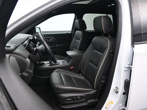 Used 2023 Chevrolet Traverse Premier w/ Redline Edition AWD/4WD image 22
