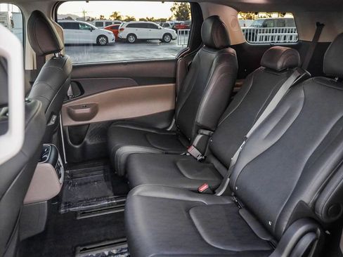 Used 2026 Kia Carnival SX image 20