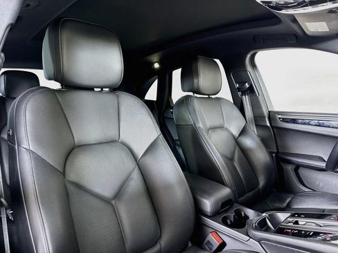 Certified 2024 Porsche Macan AWD/4WD image 18