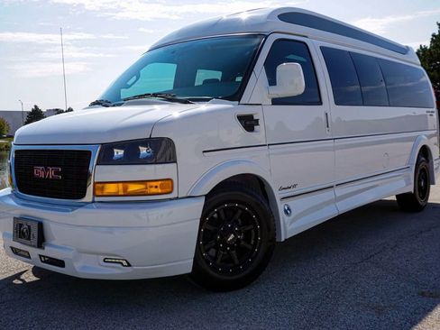 Used 2023 GMC Savana 2500 Extended image 2