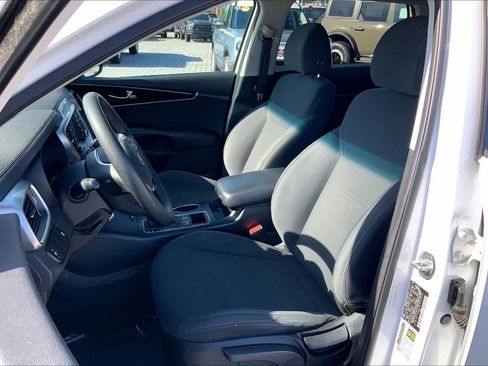Used 2020 Kia Sorento L FWD image 8