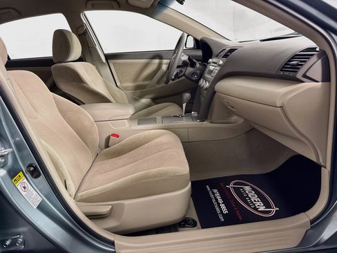 Used 2011 Toyota Camry LE w/ LE Extra-Value Pkg FWD image 32