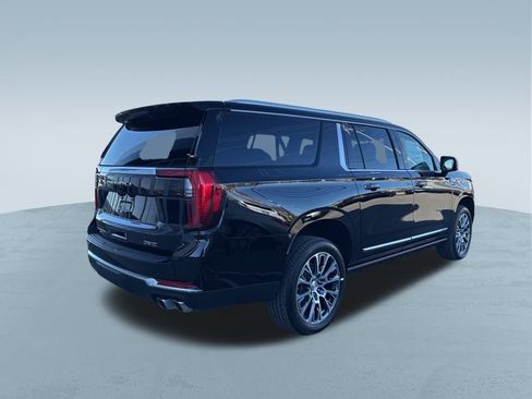 New 2026 GMC Yukon XL Denali w/ Sun & Power Step Package image 9