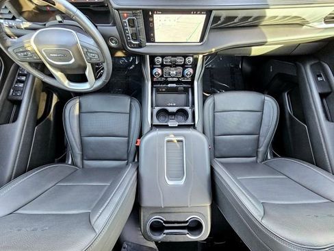 Used 2023 GMC Yukon XL Denali w/ Denali Reserve Package image 34