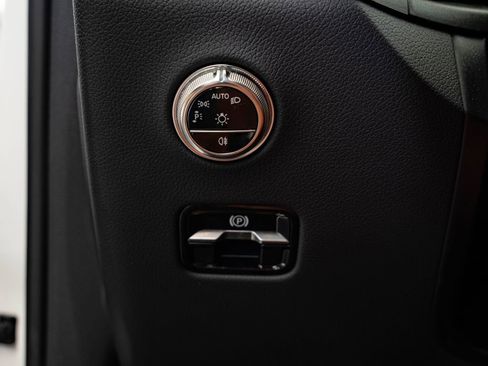 Certified 2025 Mercedes-Benz GLC 300 4MATIC image 41