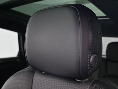 Certified 2026 Porsche Macan image 20