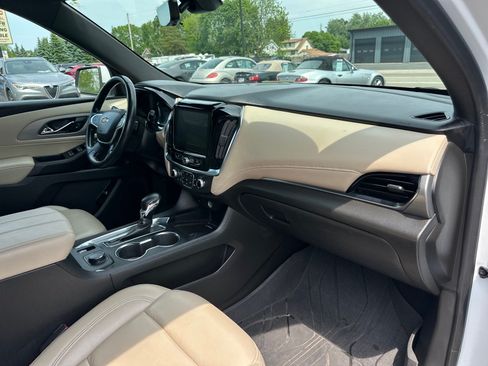 Used 2023 Chevrolet Traverse LT w/ Rear Camera Mirror Package AWD/4WD image 25