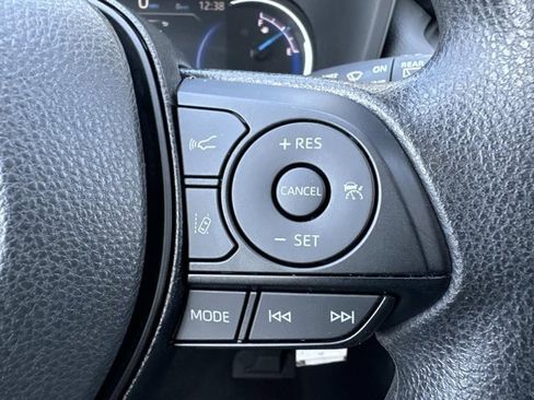 Certified 2025 Toyota RAV4 LE image 24