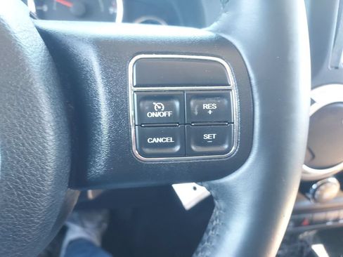 Used 2016 Jeep Wrangler Unlimited Sahara w/ Connectivity Group AWD/4WD image 19