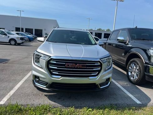 Used 2022 GMC Terrain SLT FWD image 1