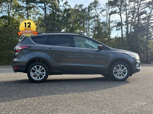 Used 2017 Ford Escape SE w/ Equipment Group 201A image 58