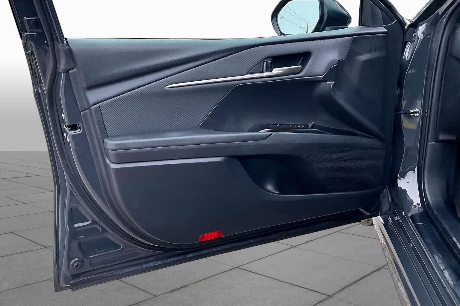 Used 2025 Toyota Camry SE FWD image 21