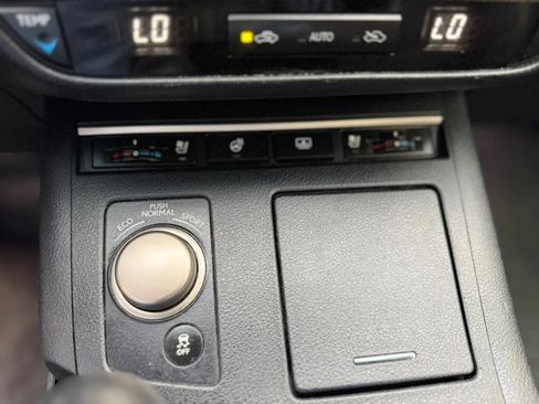 Used 2015 Lexus ES 350 w/ Luxury Package FWD image 14