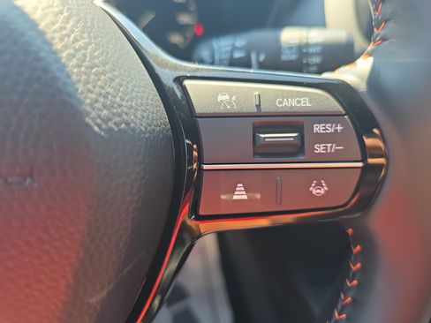 Used 2025 Honda HR-V Sport image 17
