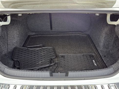 Used 2024 Volkswagen Jetta SE w/ Panoramic Sunroof Package image 8