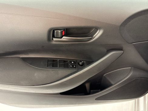 Used 2025 Toyota Corolla LE FWD image 21