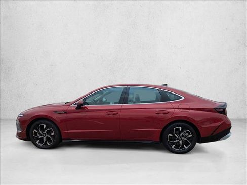 Used 2025 Hyundai Sonata SEL FWD image 9