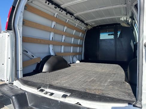 Used 2024 Chevrolet Express 2500 w/ Driver Convenience Package image 15