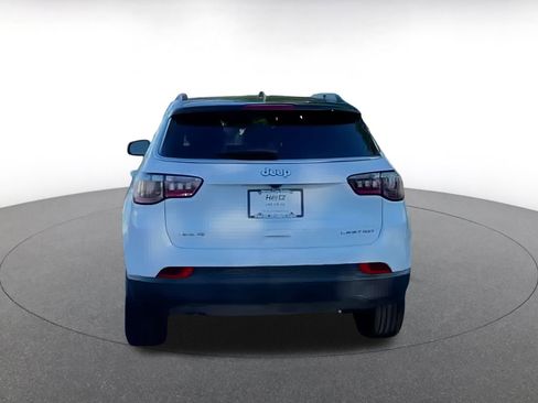 Used 2025 Jeep Compass Limited image 12