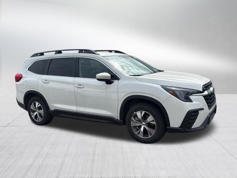 Used 2025 Subaru Ascent Premium AWD/4WD image 6