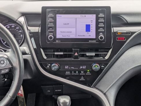Used 2024 Toyota Camry SE image 15