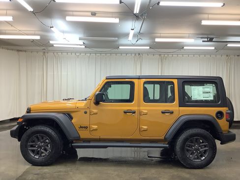 New 2026 Jeep Wrangler Unlimited Sport AWD/4WD image 11