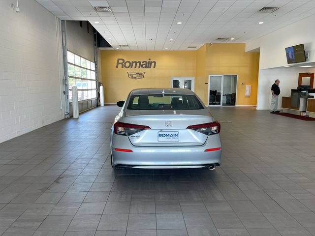 Used 2025 Honda Civic Sport image 4