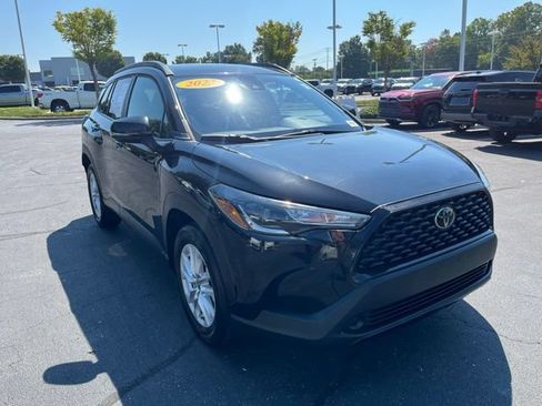 Used 2022 Toyota Corolla Cross LE AWD/4WD image 4