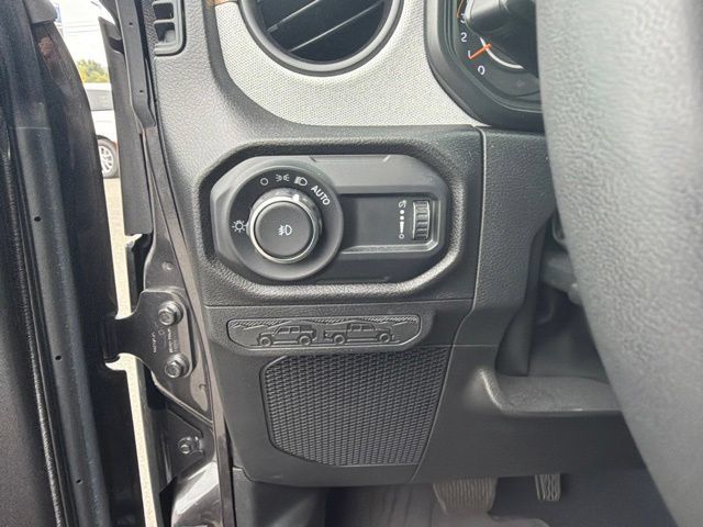 Used 2024 Jeep Wrangler Unlimited Sport AWD/4WD image 25