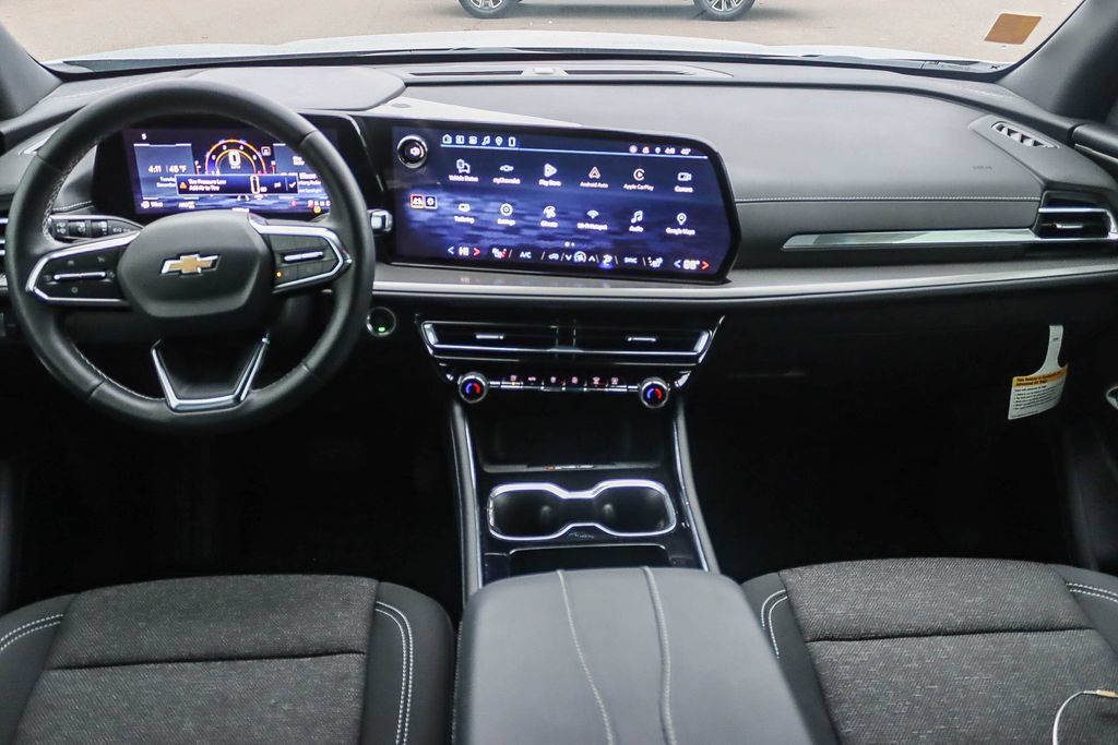 Used 2026 Chevrolet Traverse LT w/ Driver Confidence Package AWD/4WD image 11